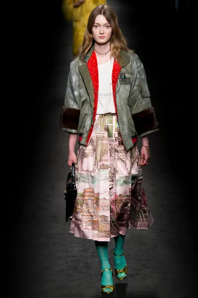 Look 33